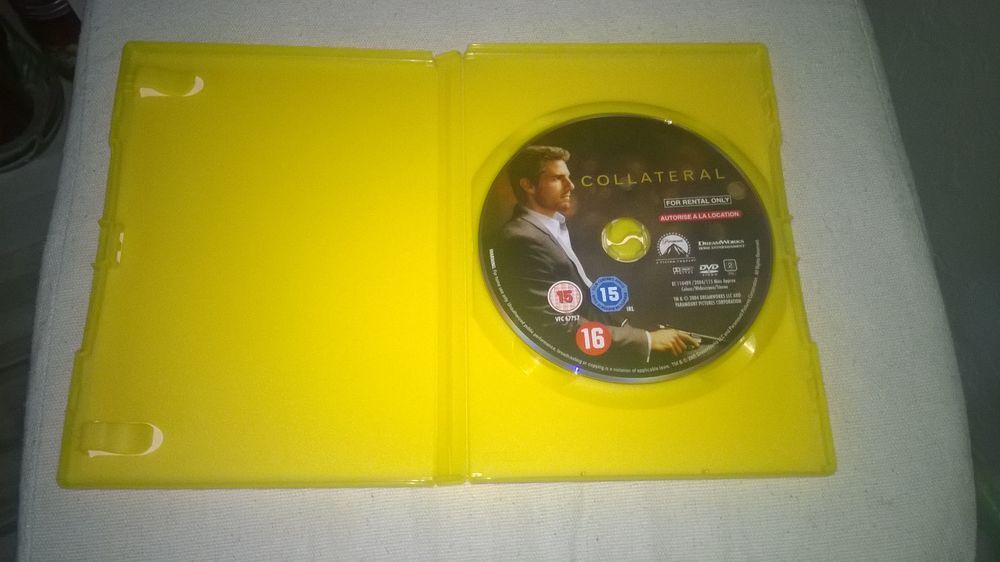DVD COLLATERAL
Tom Cruise, Jamie Foxx
Fran&ccedil;ais
Bon etat
DVD et blu-ray