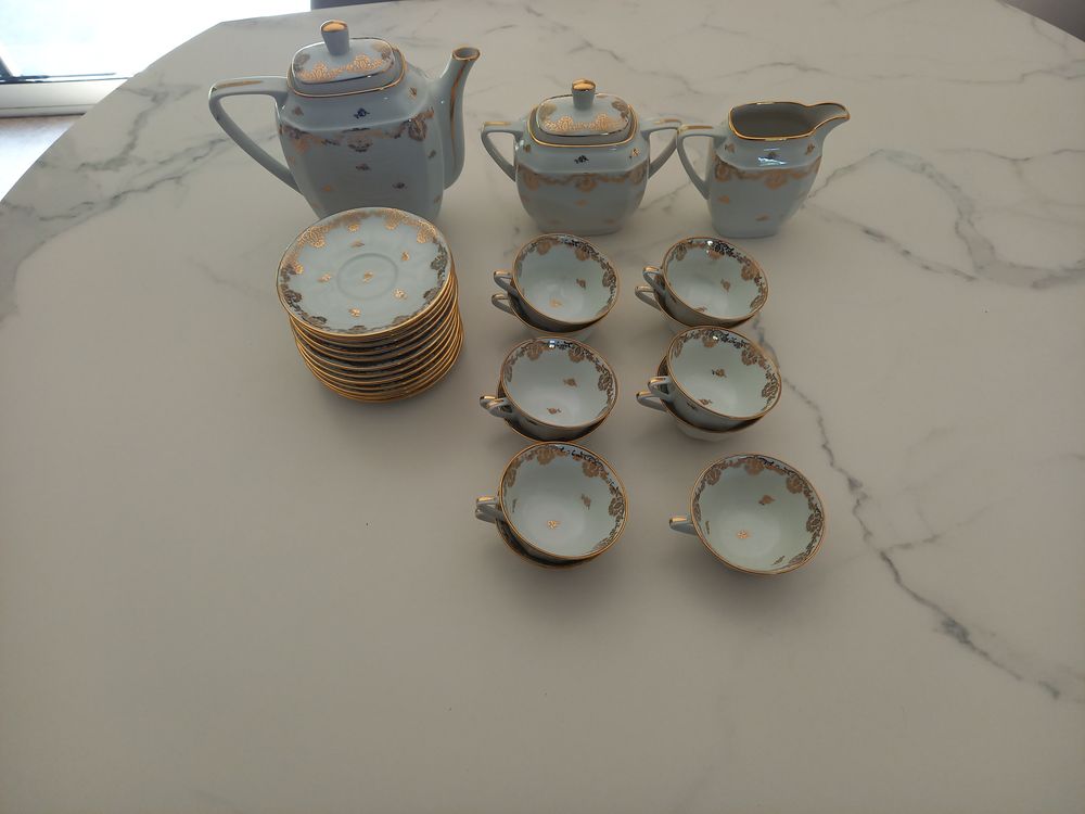 Service &agrave; caf&eacute;/th&eacute; en porcelaine de Limoges Décoration