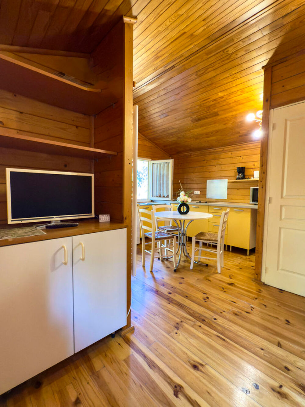 Location Appartement 5mn d'ALES/hôpital/lycee/IMT/pôle méc/ STUDIO SEPT A JUIN 20 Alès