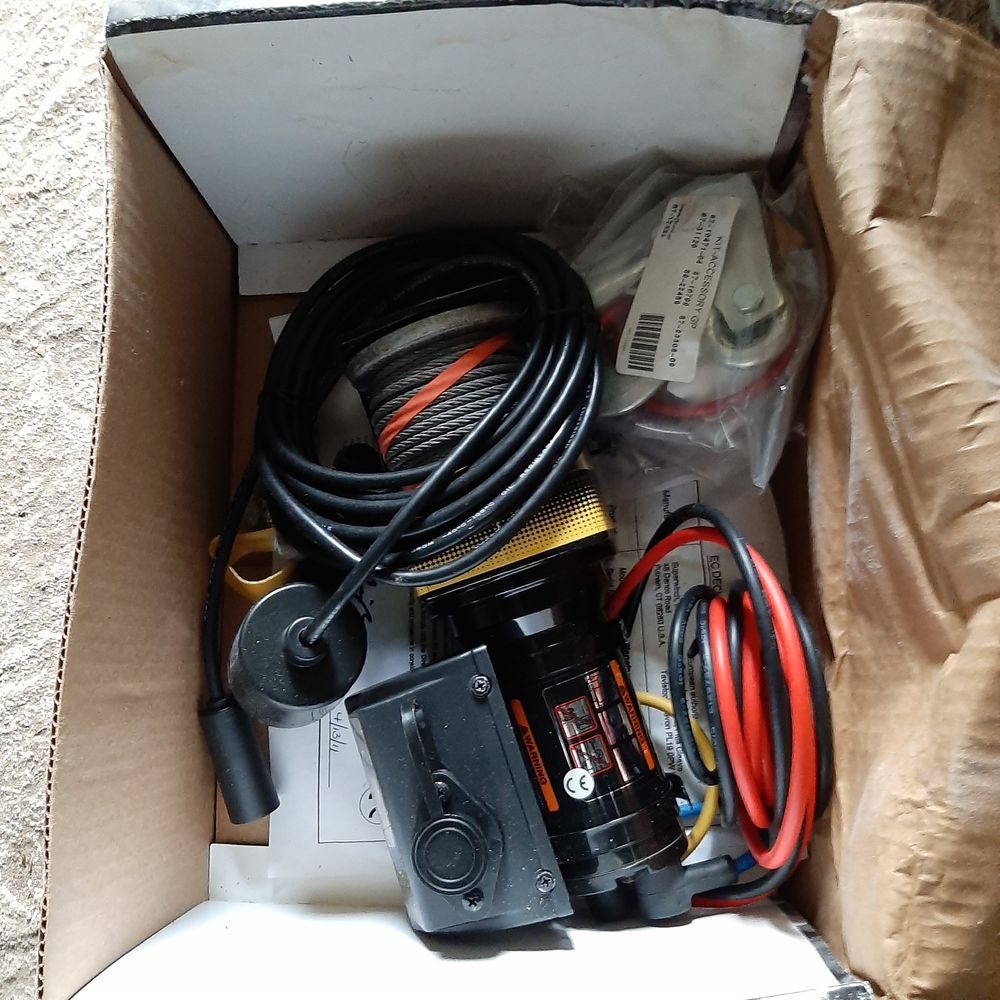 Treuil &eacute;lectrique 12 volts Bricolage