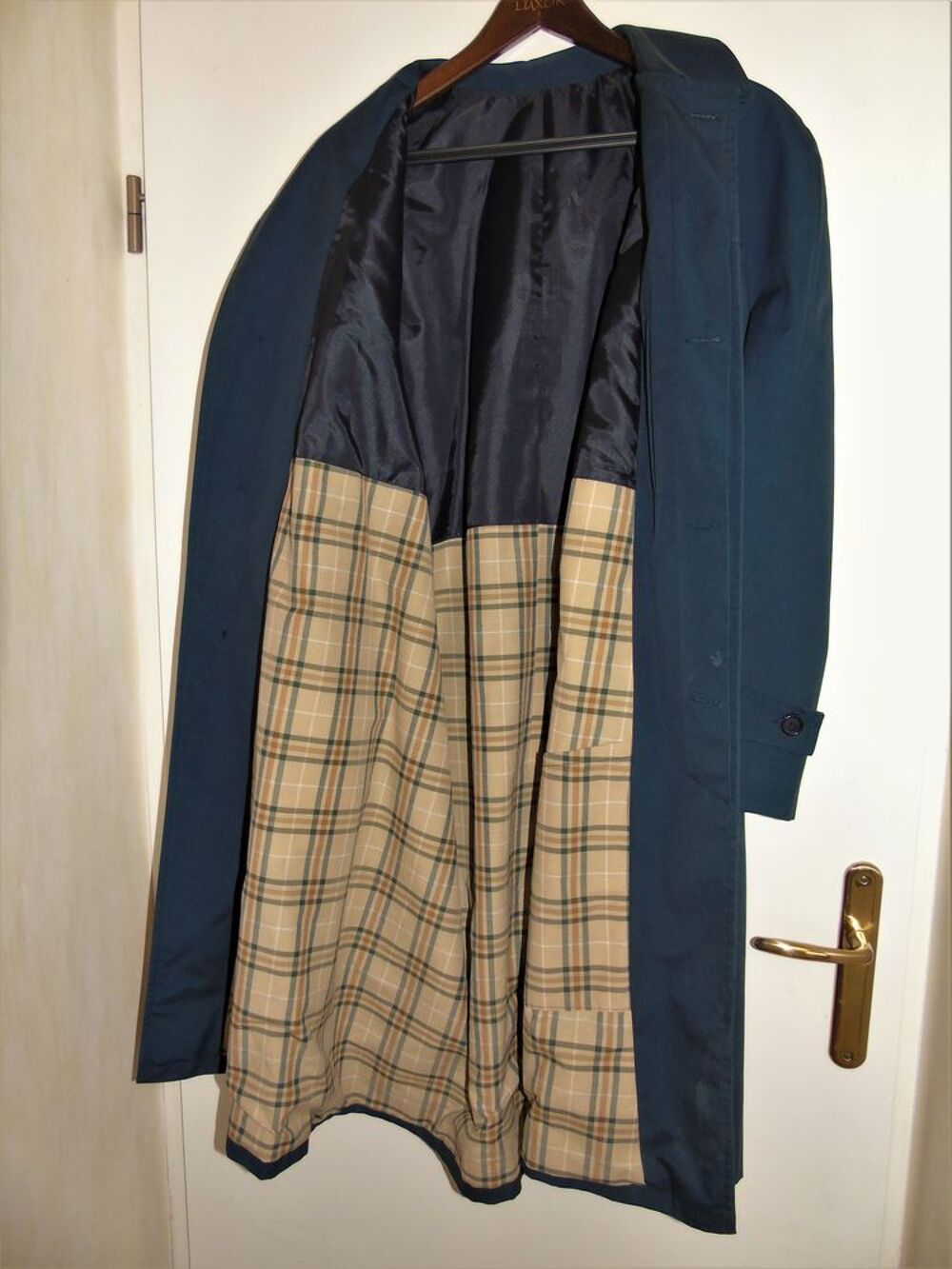 imperm&eacute;able homme , coloris marine , coupe classique , 
Vêtements