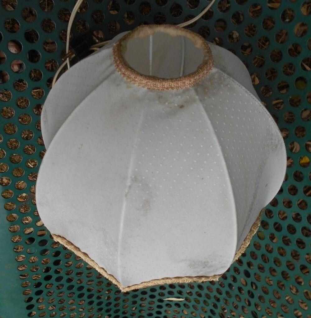 Lampe de chevet AN 70 en c&eacute;ramique d&eacute;cor fleur liser&ecirc;ts or Décoration
