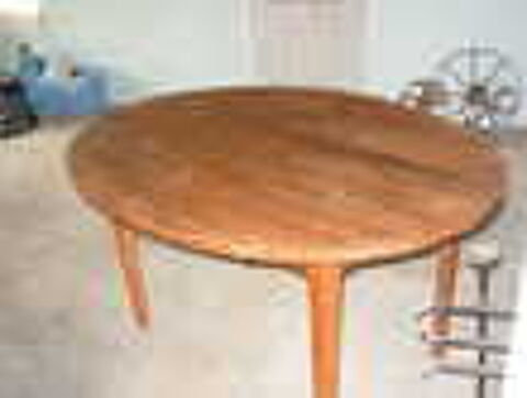 coiffeuse vintage plus commode et table ovale. Meubles