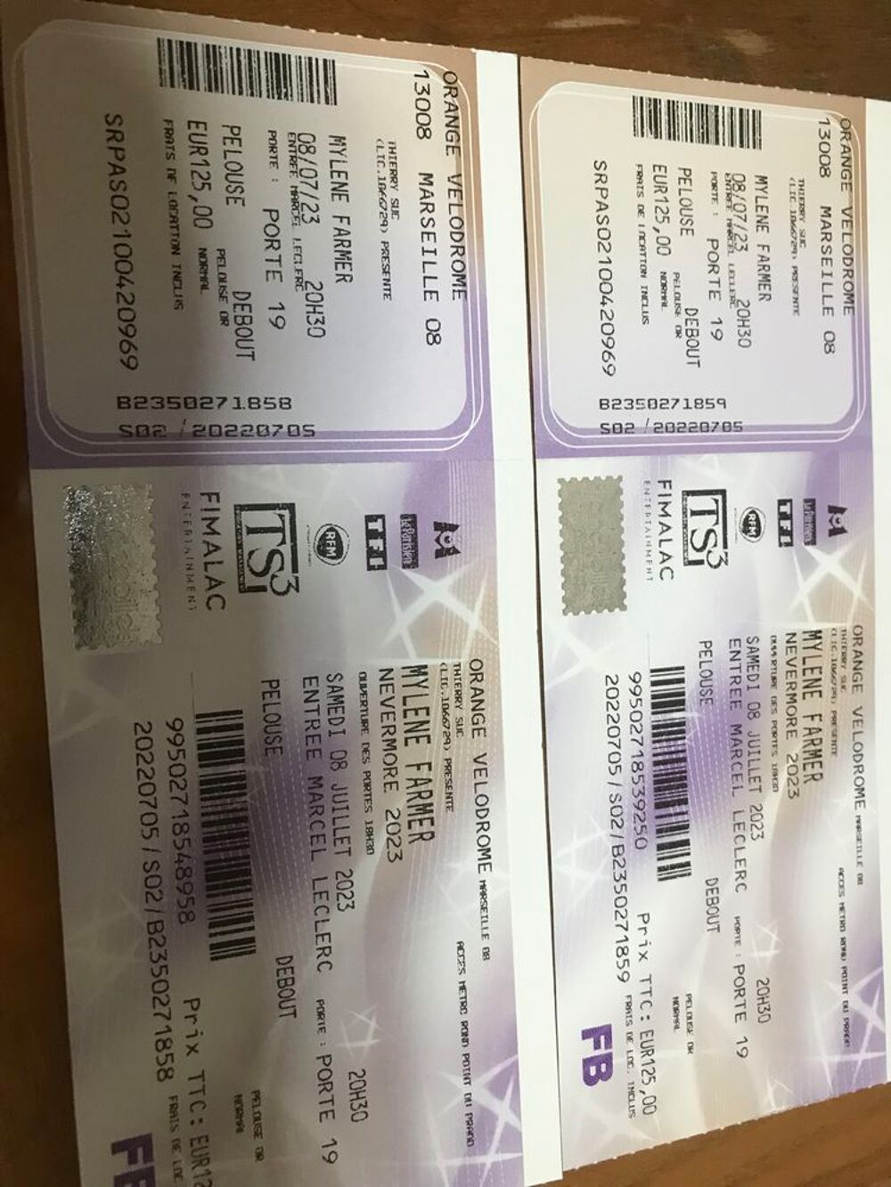 2 billets Myl&egrave;ne Farmer le 8 juillet &agrave; Marseille Billetterie