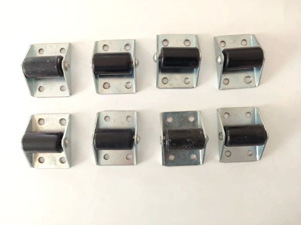 Lot de 8 roulettes fixes &agrave; platine Bricolage