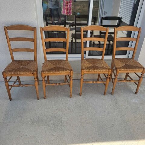 chaises 25 Saint-Hilaire-de-Chaléons (44)