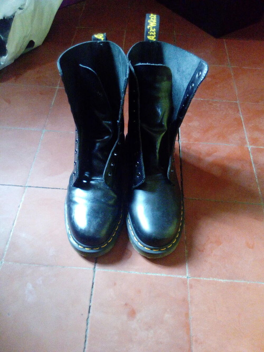DOC MARTENS neuves Chaussures