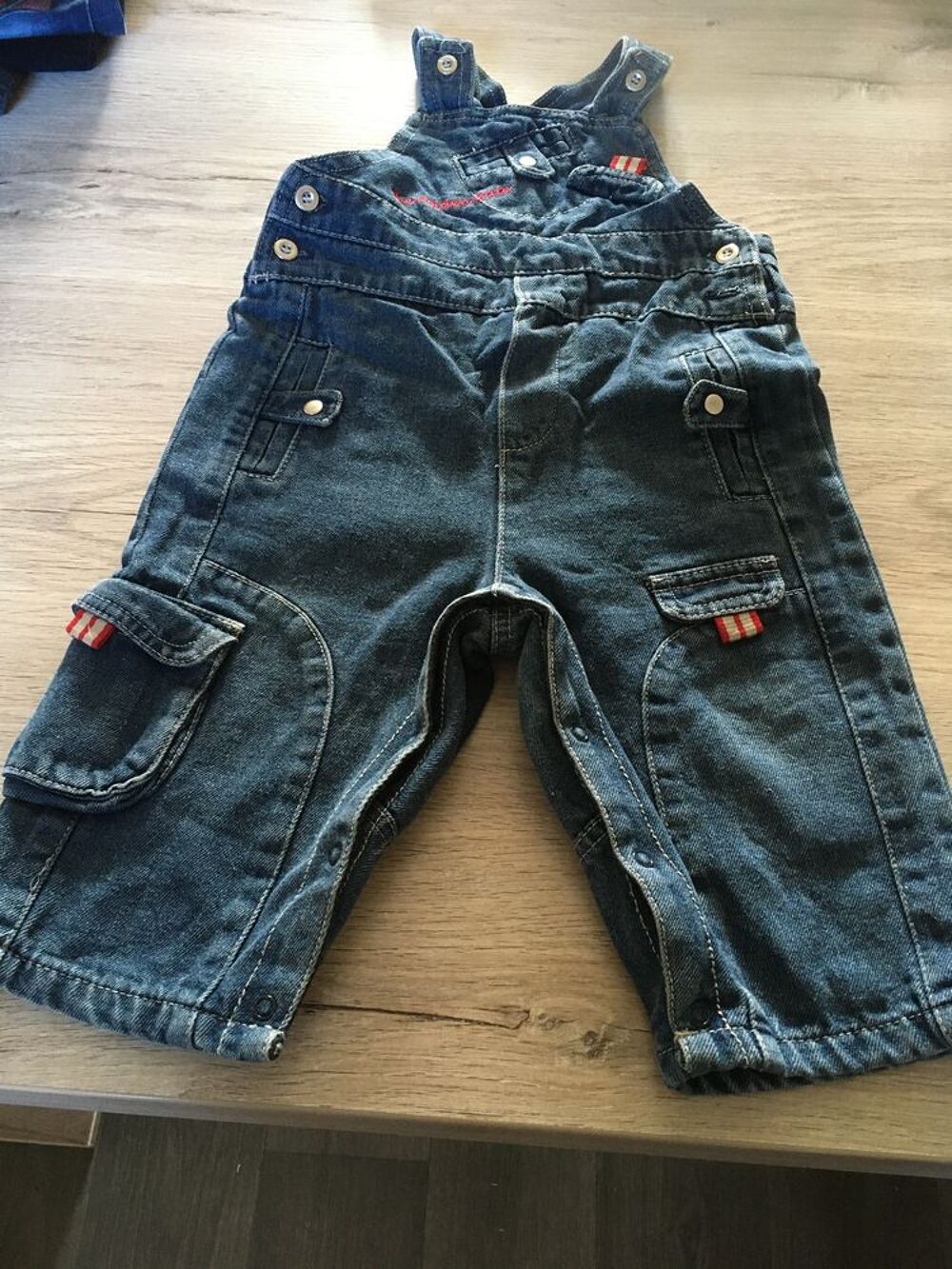  petit lot de v&ecirc;tements gar&ccedil;on 18 mois Puériculture