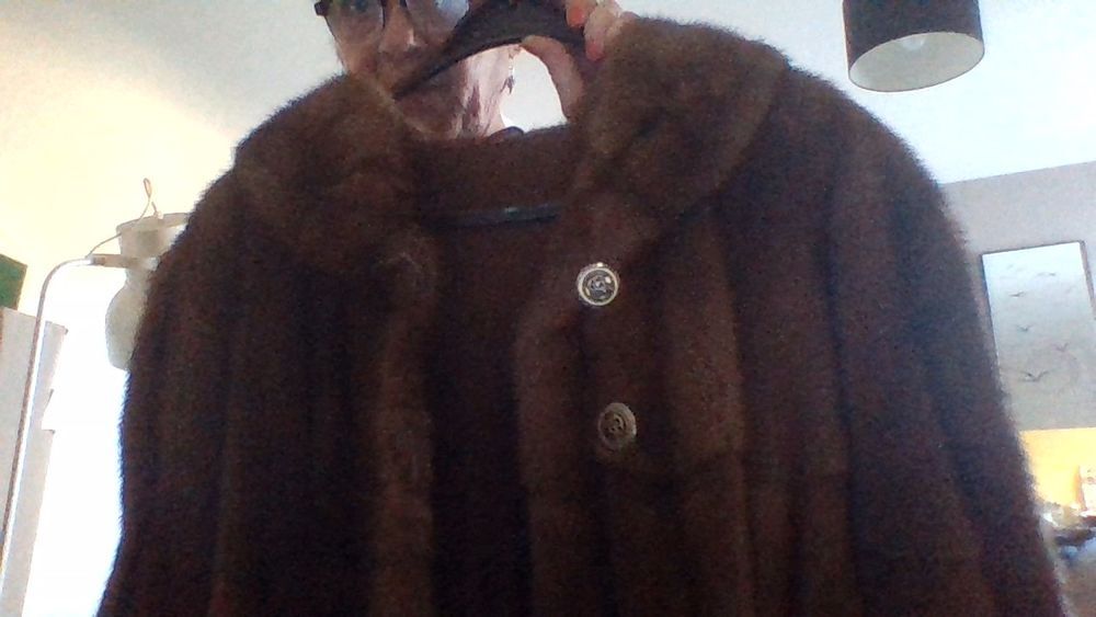 manteau en vison dor&eacute; , re&ccedil;u en h&eacute;ritage jamais port&eacute; Vêtements