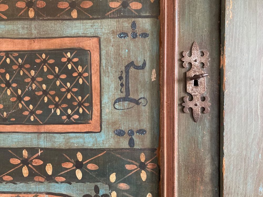 Armoire rustique peinte Meubles