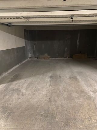  Parking / Garage  vendre 25 m