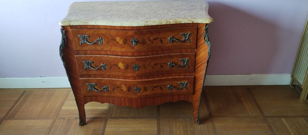 Commode en bois de rose avec dessus marbre Meubles
