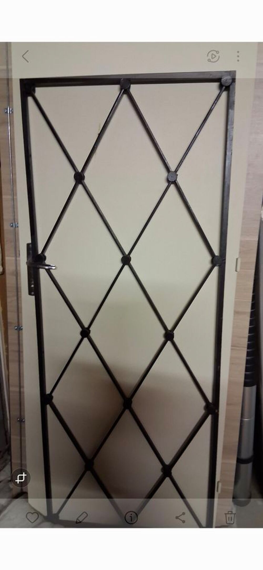 Porte en 
Fer forger pour porte 
Le lot 150 euro Bricolage