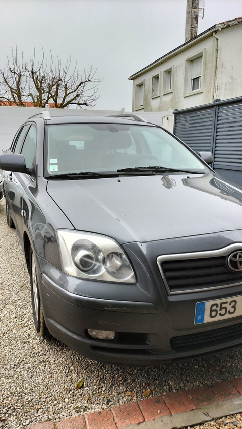 Toyota avensis Break 115 D-4D Lin&eacute;a Sol Pack