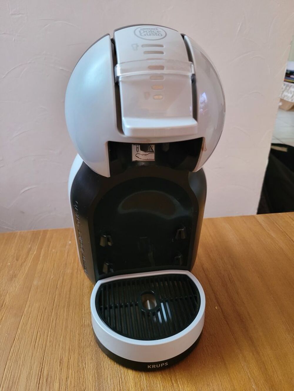 Machine &agrave; caf&eacute; et chocolat Dolce Gusto Electroménager