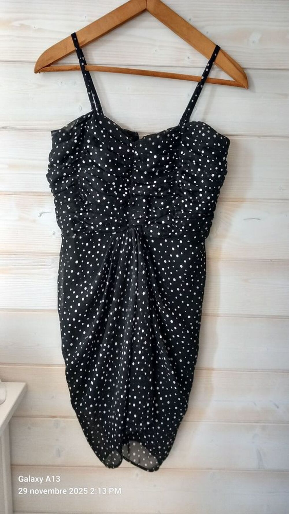 10 € la robe ou 25 € les 3 robes Vêtements