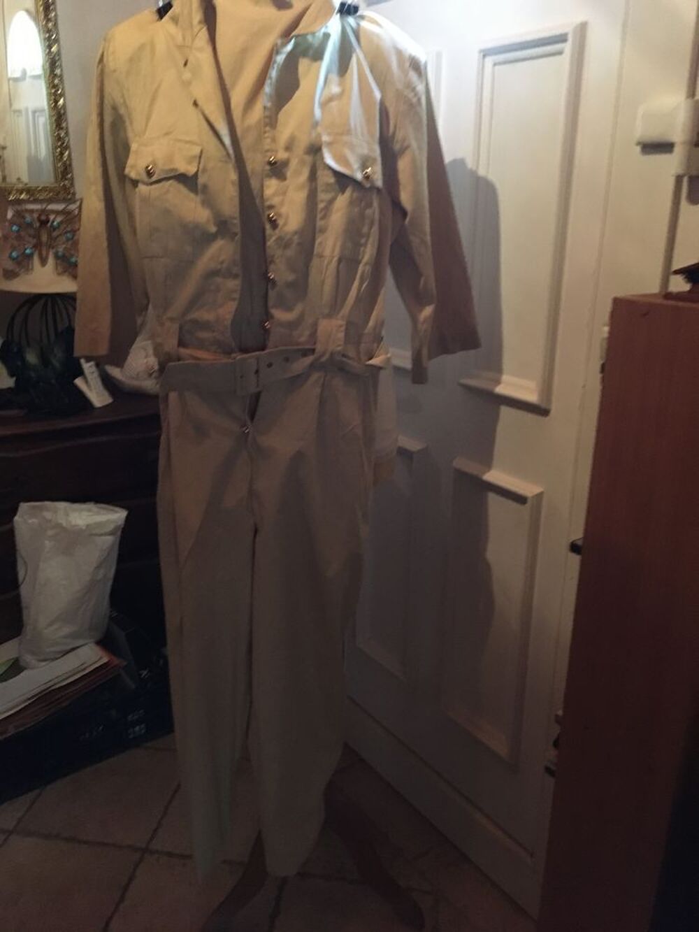 Tr&egrave;s jolie combinaison style saharien Vêtements