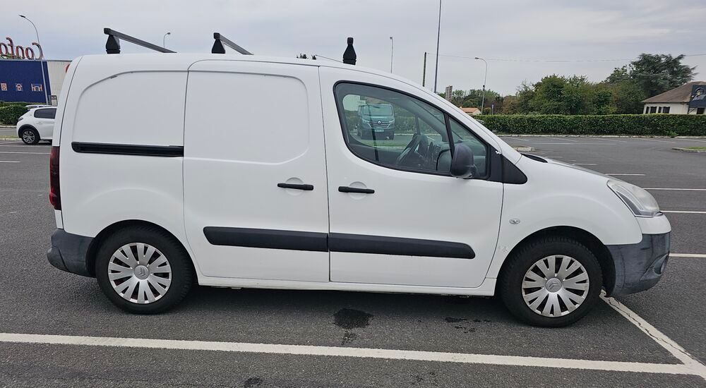 Berlingo BERLINGO 20 L1 HDi 75 BUSINESS 2014 occasion 86800 Lavoux