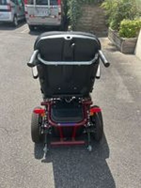   Fauteuil roulant electrique 650€ 