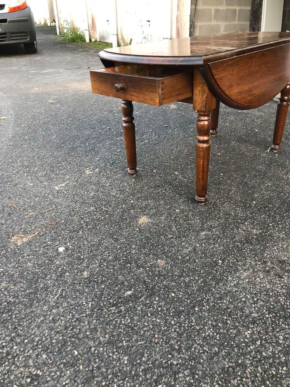 Table ronde basse de salon vintage Meubles