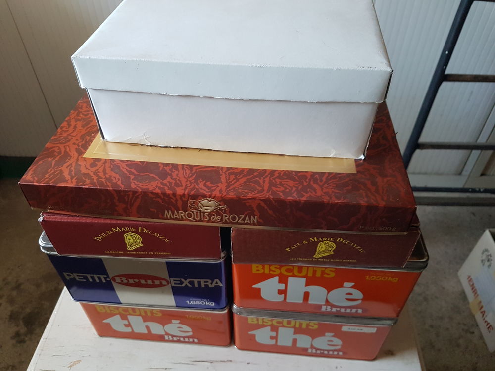 TRES TRES GROS LOT DE SACHETS ET SUCRES PUBLICITAIRES 