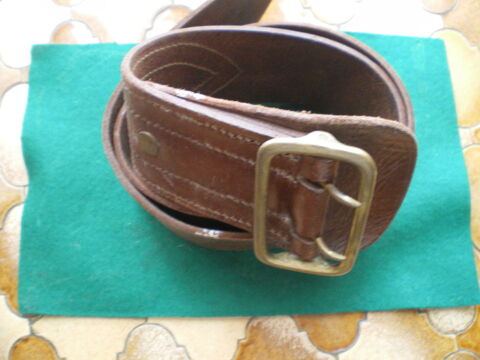 Ceinturon en cuir fauve. 30 Caen (14)