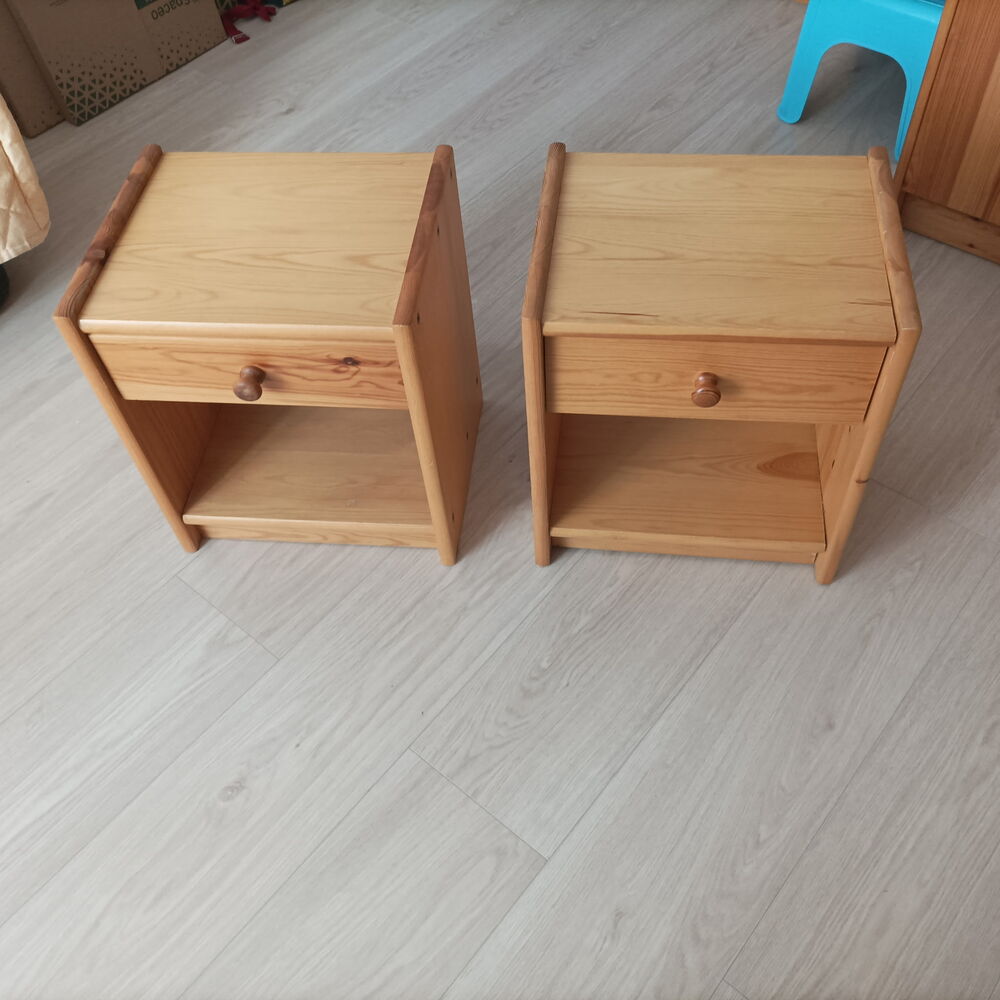 CHAMBRE EN PIN VERNIE NATUREL Meubles