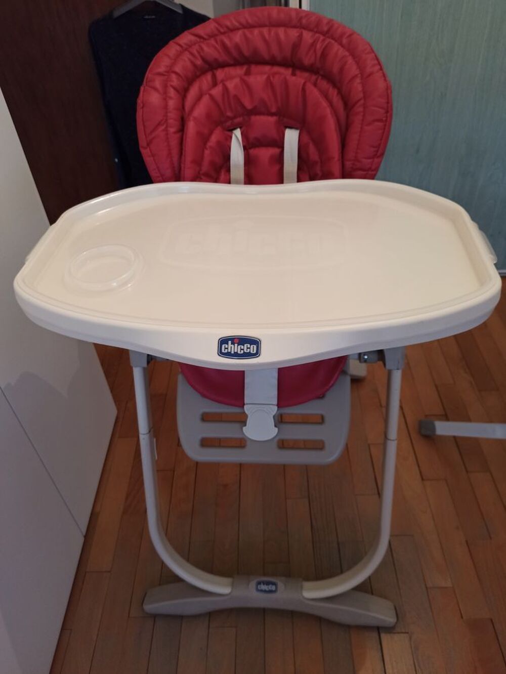 Chaise b&eacute;b&eacute; chicco rouge et beige Puériculture