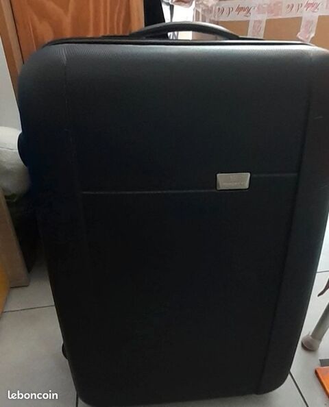 Valise noire Bossana 40 Draguignan (83)