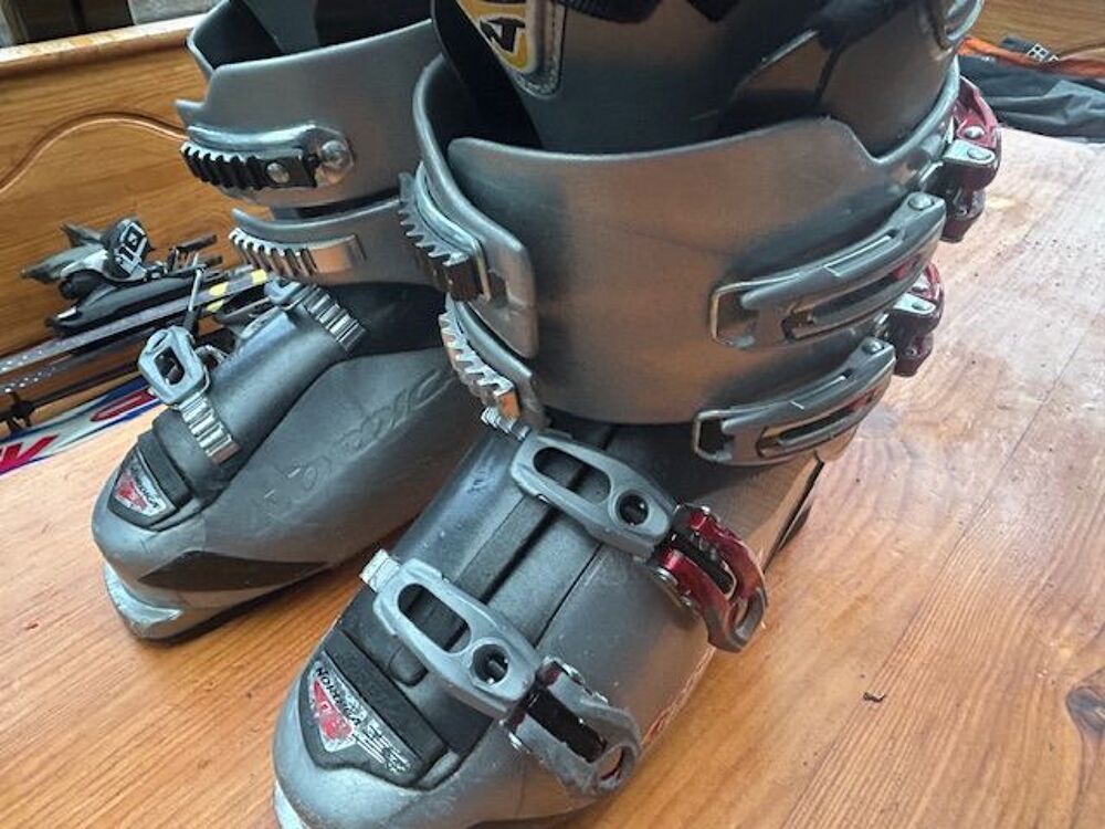 Chaussure de ski NORDICA taille 27 Sports