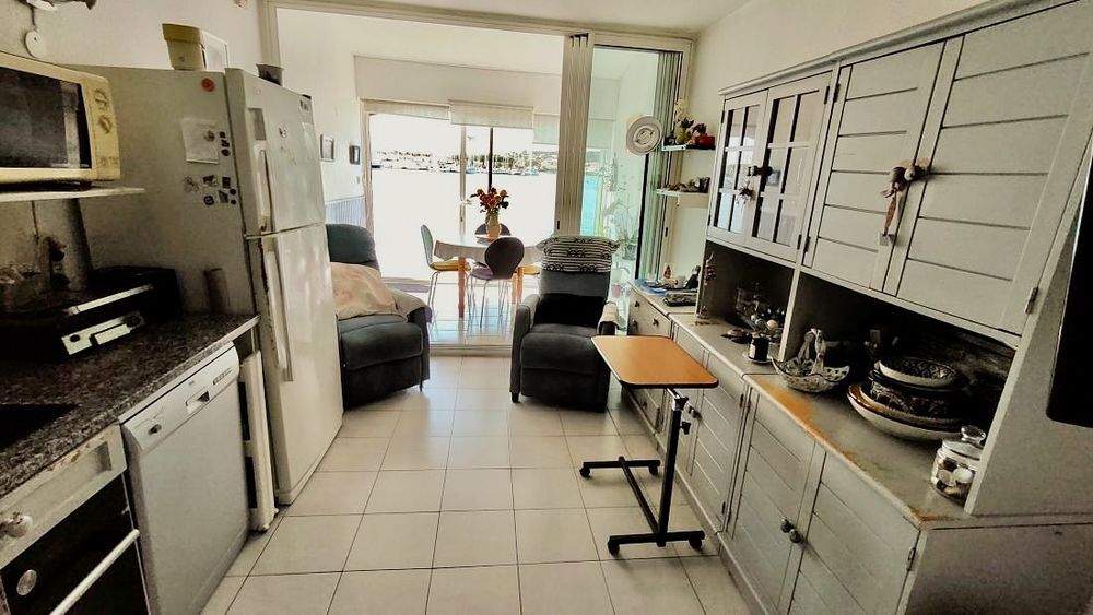Vente Appartement LE CAP D'AGDE : ÎLE DES PÊCHEURS: Situé face au port, appartement DUPLEX donnant sur le quai, composé de deux niveaux. Le cap d agde