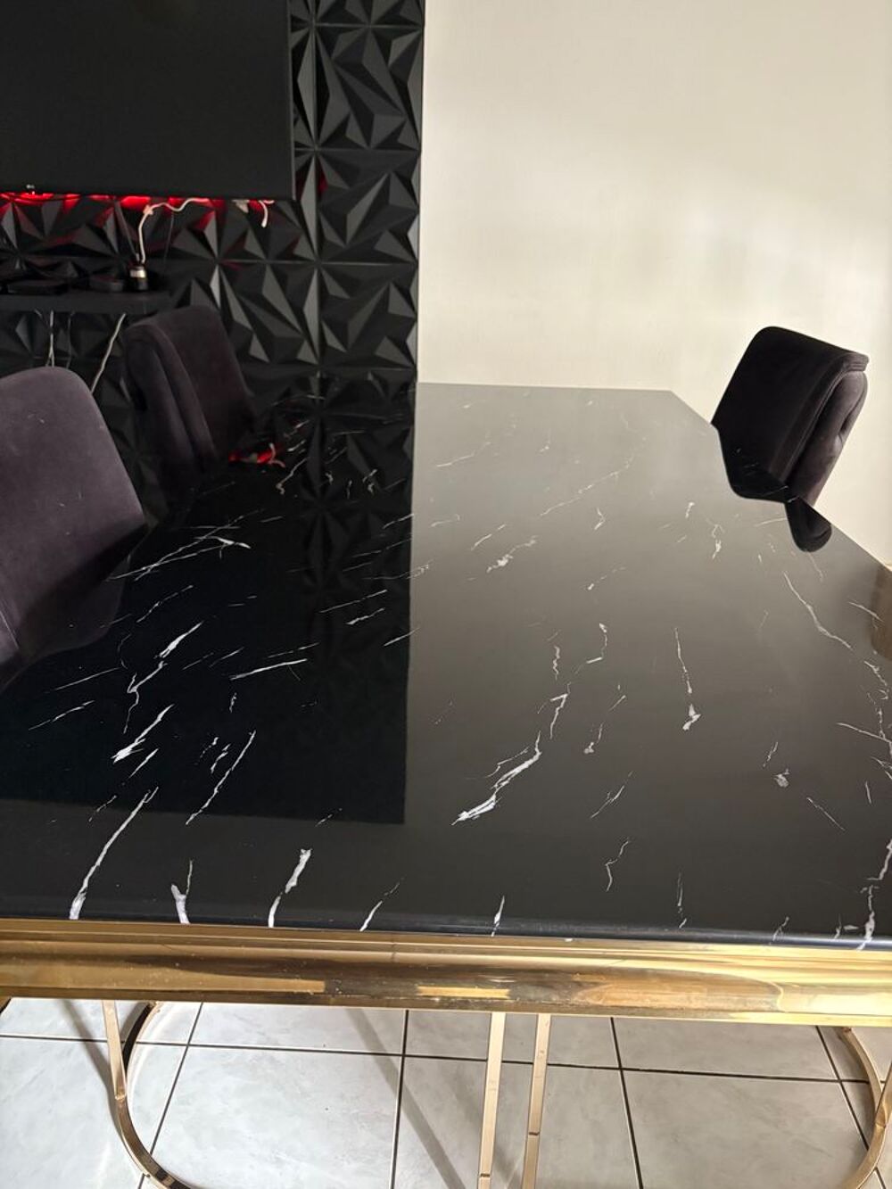 Table &agrave; manger ( en marbre) Meubles