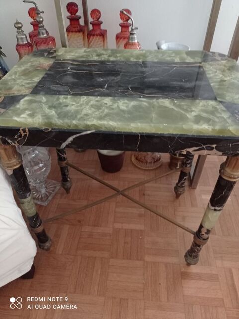 table basse en bakelite et bronze 250 Paris 20 (75)