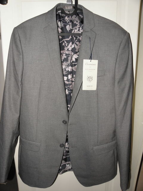 Lot de 2 veste de costume neuves taille 40 Hyères (83)