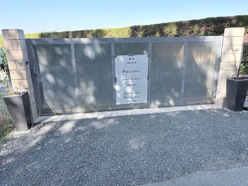 PORTAIL COULISSANT METAL RECENT Jardin