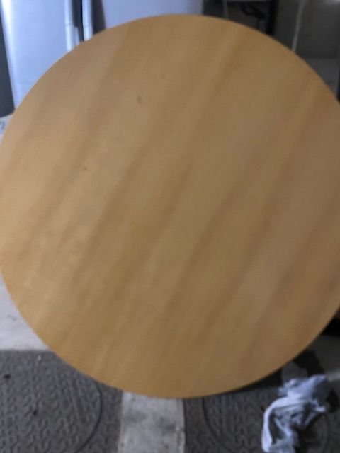 GRANDE TABLE RONDE 50 Levallois-Perret (92)