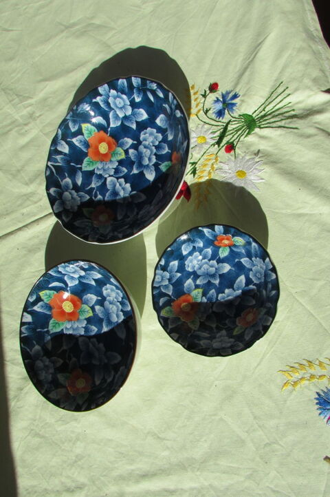 Lot de 3 bols,ramequins , made in Japan, maills 20 Montfa (81)