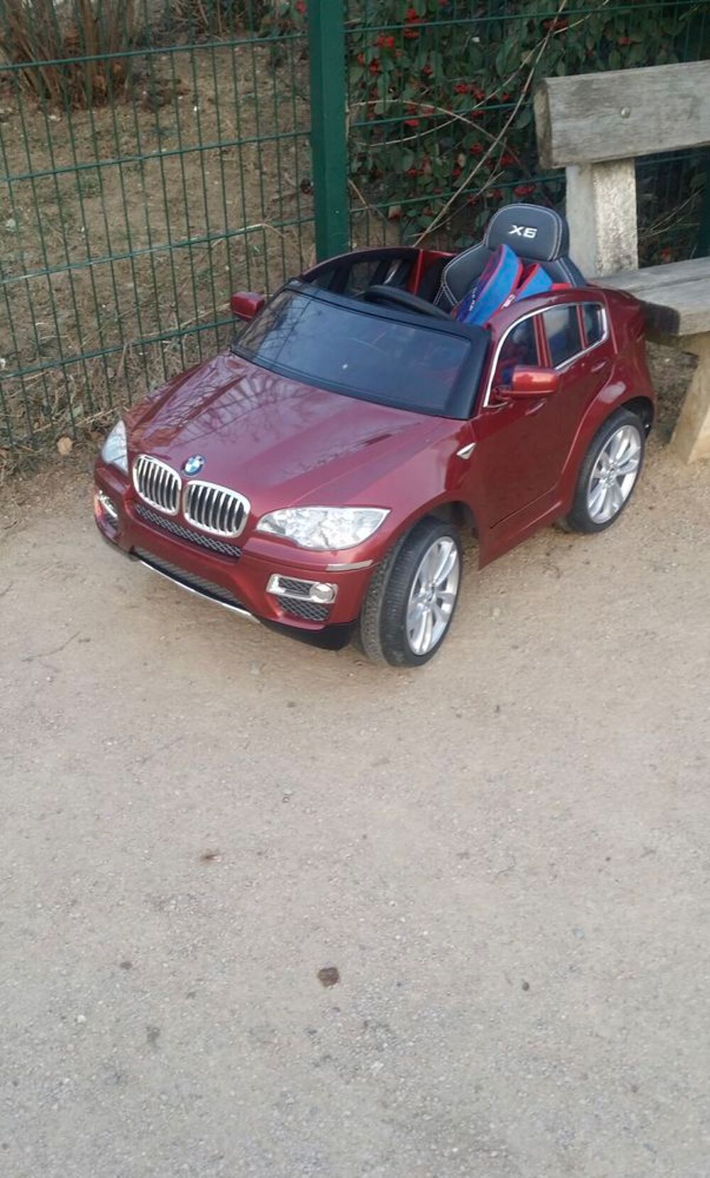 Voiture &eacute;lectrique Jeux / jouets