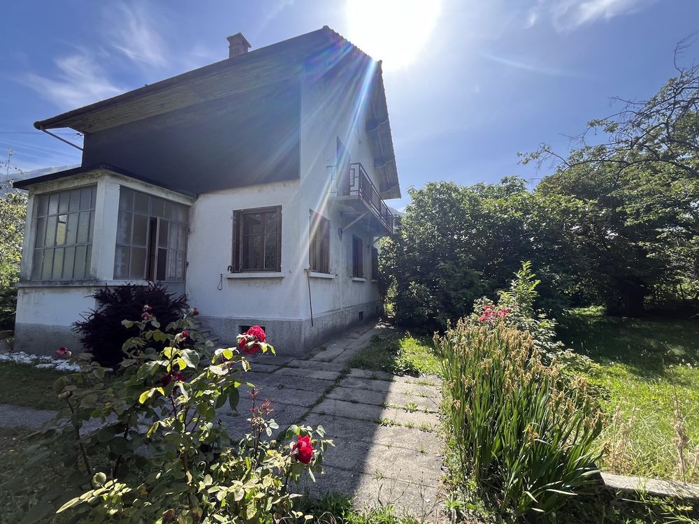 Vente Maison SAINT JEAN DE MAURIENNE Maison spacieuse située sur un magnifique terrain plat, clos et arboré de 1.551 m2 Saint-jean-de-maurienne