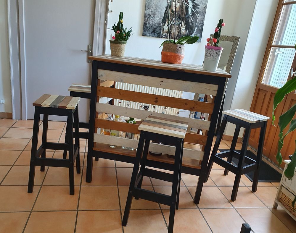 Bar mange debout + 4 tabourets Meubles