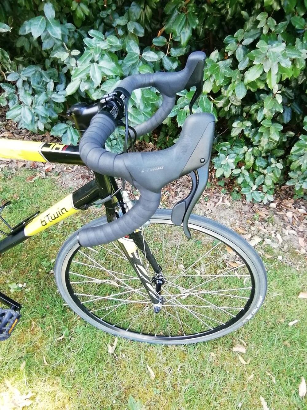 V&eacute;lo route b'twin T. 51 Vélos