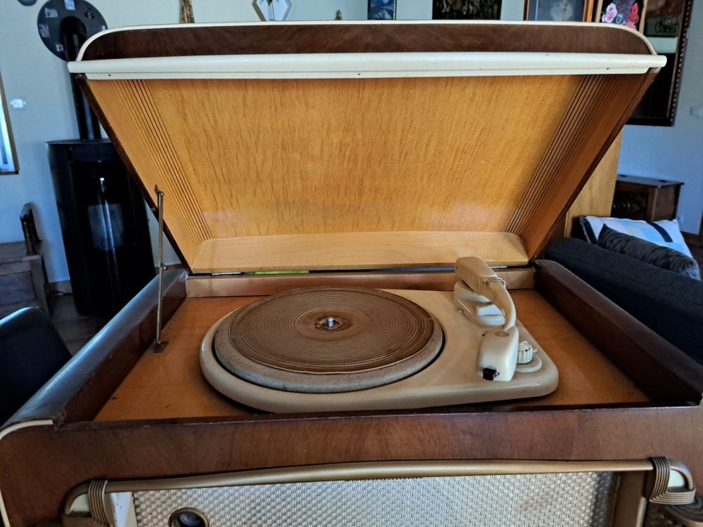 ANCIEN POSTE RADIO TOURNE DISQUE RADIO REVE mod&egrave;le GS 63
