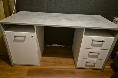 Bureau 100 Le Mans (72)