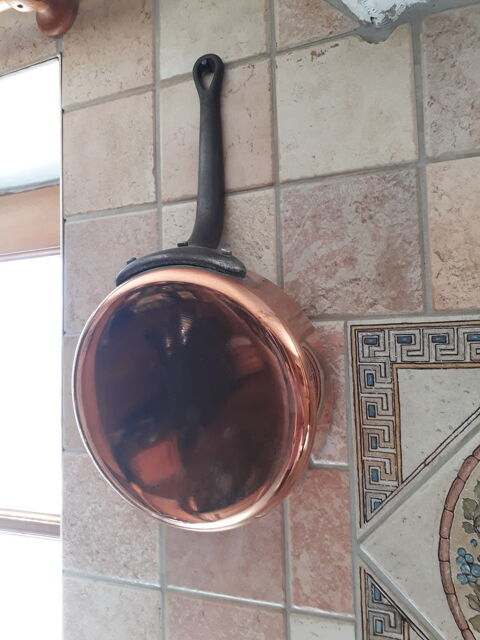 CASSEROLES SAUTEUSE ALIMENTAIRES CUIVRE
320 Laval (53)