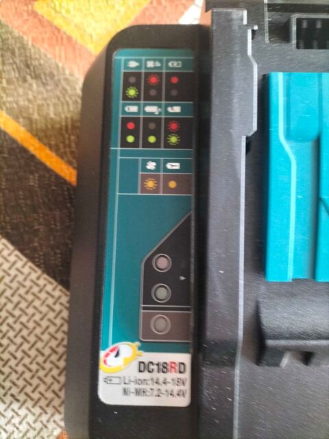 chargeur makita double 65 Beauvoir (50)