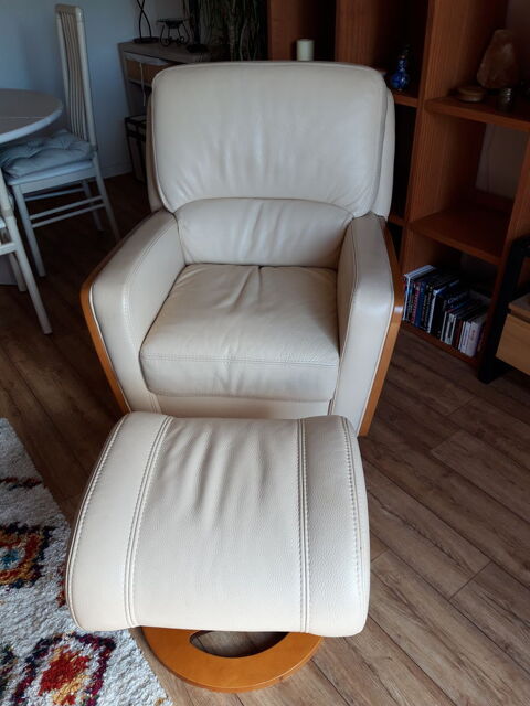 FAUTEUIL ET REPOSE PIEDS CUIR 300 Quimper (29)