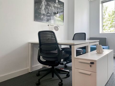 Bureau priv&eacute; &agrave; louer pour 2 personnes &agrave; Lyon Part Dieu Plaza 409 69003 Lyon