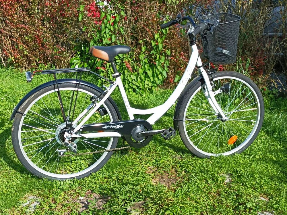 VTC Femme City 40 Style R&eacute;tro blanc Neuf
Vélos