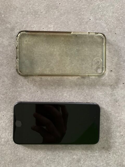 iphone 8 64go gris sidéral neuf et accesoires 350 Romans-sur-Isère (26)