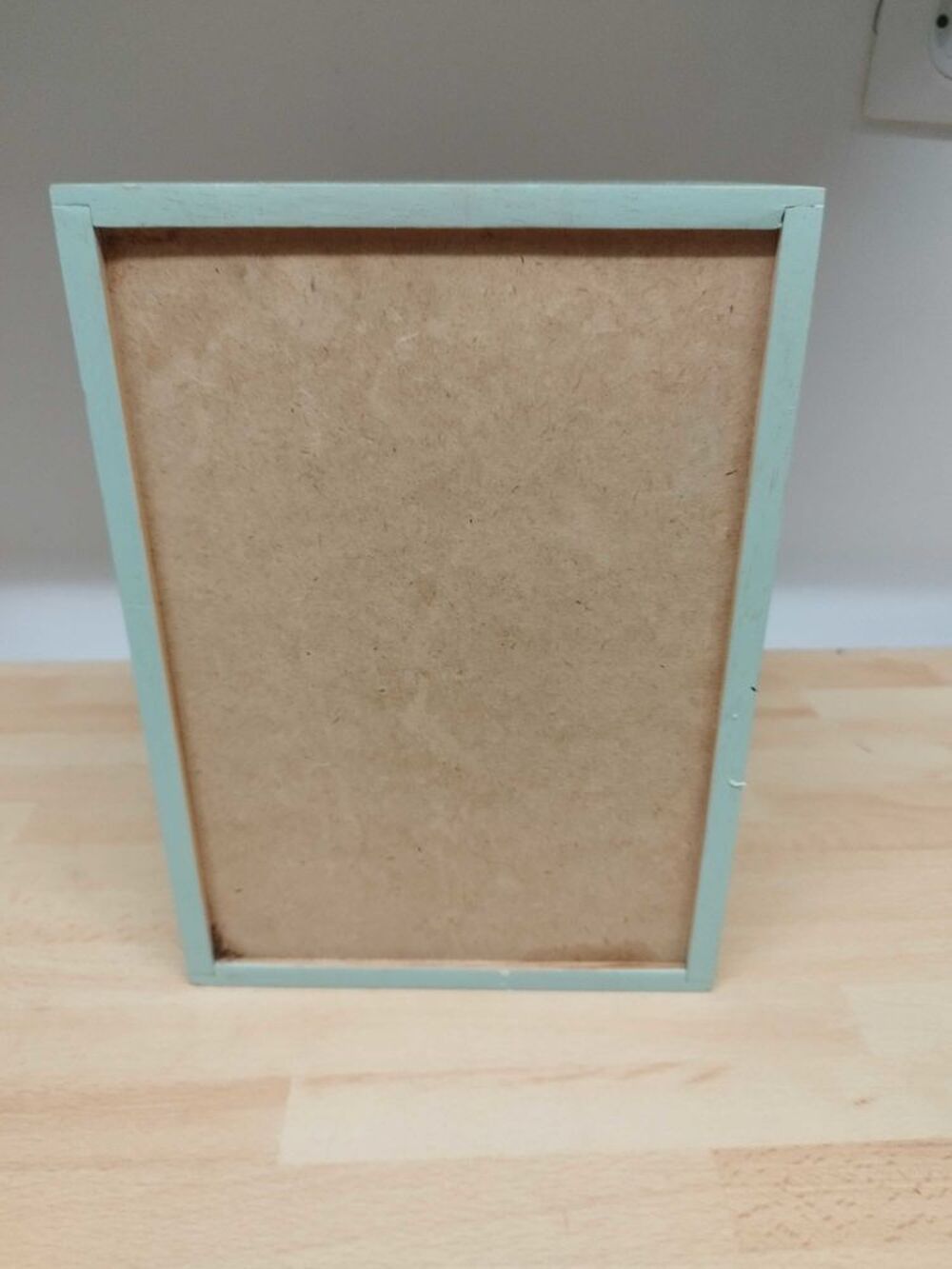Armoire &agrave; oeufs en bois verte - Egg Cabinet boite &agrave; oeuf en bois jusqu'&agrave; 12 oeufs 
Dimensions 25 cm x 18 cm x 12 cm Meubles
